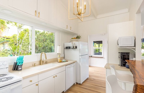 Kailua-Kona House | free parking - walk to Honl beach & Downtown Kona