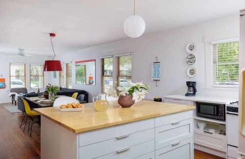 Hyde Park House | Free Parking, Walk to Food - Pastel - Portoro
