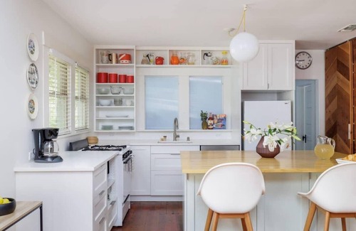 Hyde Park House | Free Parking, Walk to Food - Pastel - Portoro