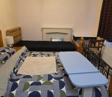 Colchester House | Free Parking WiFi Fresh linens x4