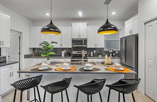 Four Corners House | FREE POOL HEAT - Gated Resort Home & Near ALL Theme Parks