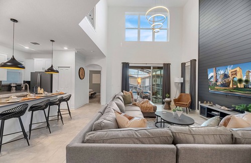 Four Corners House | FREE POOL HEAT - Gated Resort Home & Near ALL Theme Parks