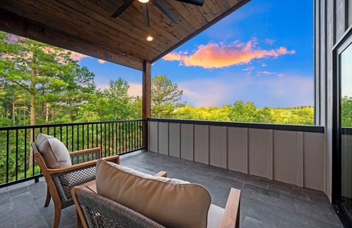 Pickens Cabin | Free Pool Heat Oct-Dec, Creekside, Pickleball, Hot Tub