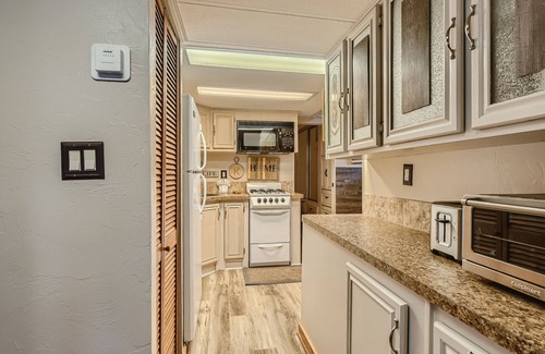 Breckenridge Cabin | Free SkyCard Act- Pet Friendly, Fireplace, Hot Tub, Pool, Free Wifi, Fly Fishing