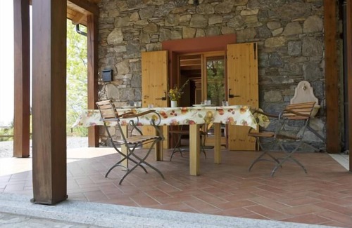 Comero House | Free-standing 3-bedroom house in Rusticostil with giant lake view