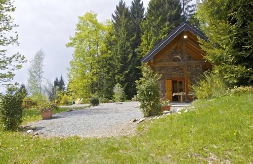 Comero House | Free-standing 3-bedroom house in Rusticostil with giant lake view