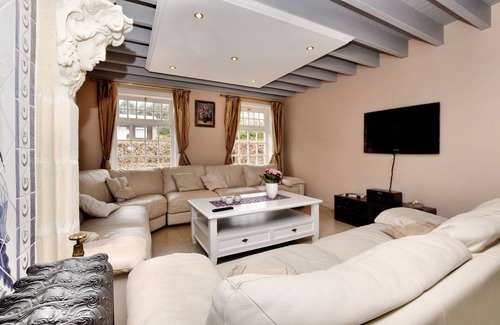 Septon Villa | Free Stat Ande luxury villa with swimming pool and sauna
