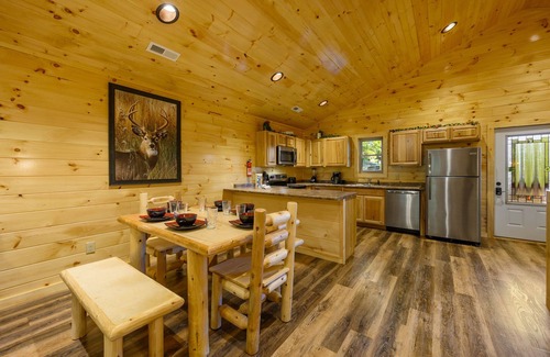 Pigeon Forge Cabin | Free Tickets | We love Dogs! Hot Tub, Pool Table, Media Room, Easy Access,