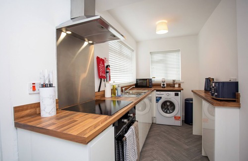 Redcar House | Free Wifi, Free Parking, Local Shops & Close proximity to beach