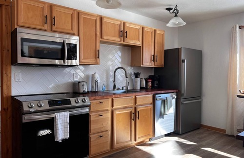 Gatlinburg - Pigeon Forge Cabin | FreeDollywoodTix/Views/Pool/Firepit/Arcade/Private