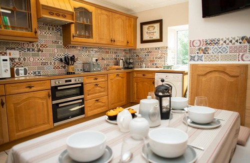Cardigan Cottage | Freesia Cottage, Cardigan