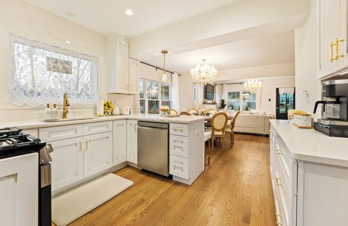 Glen Ellyn Other | French Country Cottage in lovely Glen Ellyn!