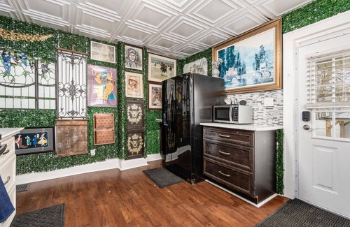 Weinland Park House | French Court Barcade: OSU home in Weinland Park/Short North