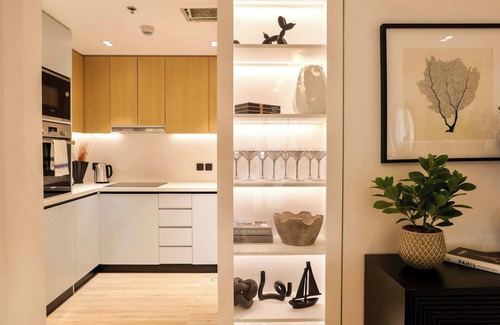 Palm Jumeirah Apartment | Fresh 3BR Apartment in 5-star Resort