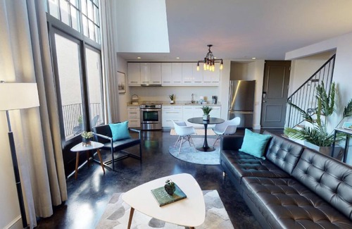 Montgomery Condo | Fresh and New Loft - Cloverdale - Free Gated Parking!