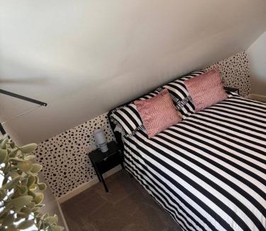 Gravesend Apartment | Fresh comfy space, feel at home.