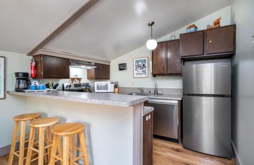 Bear Valley Apartment | Fresh Remodel and Dog Friendly - CS#92
