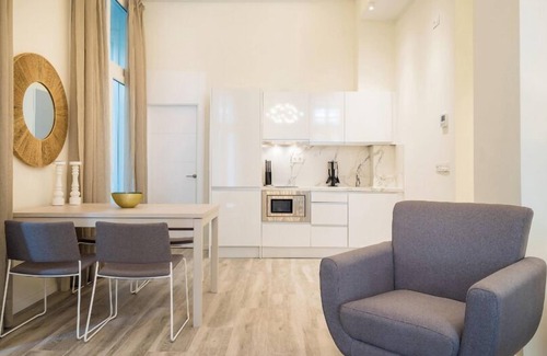 Centro Hotel | Fresh Velazquez Apartments