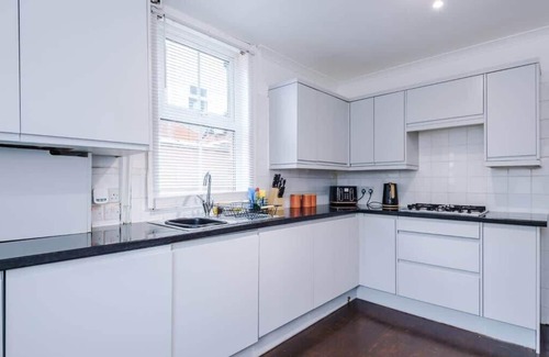 Chester House | Freshly refurbished! Right near the City Centre