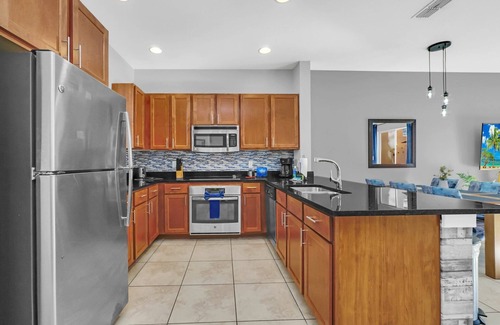 Kissimmee House | Freshly Updated/Poolside Villa/3 miles to Disney
