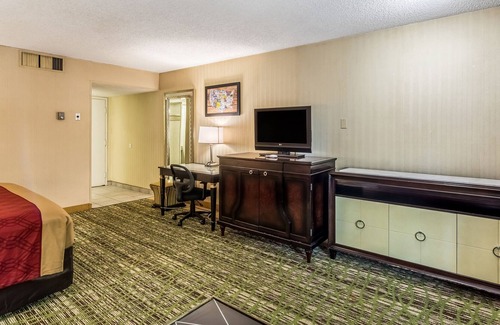 Raisin Hotel | Fresno City Inn