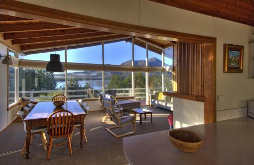 Coles Bay House | Freycinet Beachfront Retreat