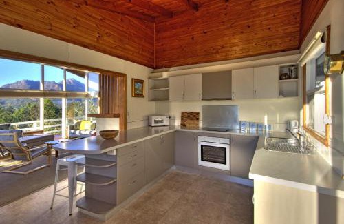 Coles Bay House | Freycinet Beachfront Retreat