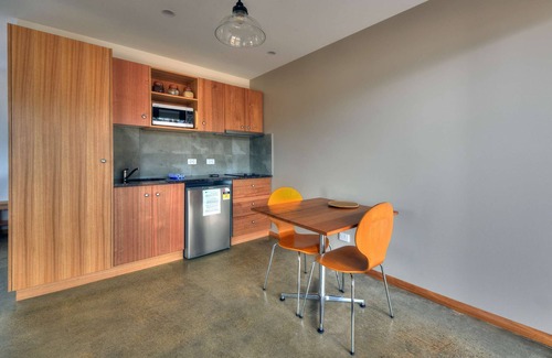 Coles Bay House | Freycinet Stone Studio 7