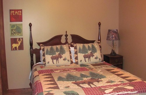 Laurelville Cottage | Friendly Fawn Cottage with Fishing Pond--Hocking Hills