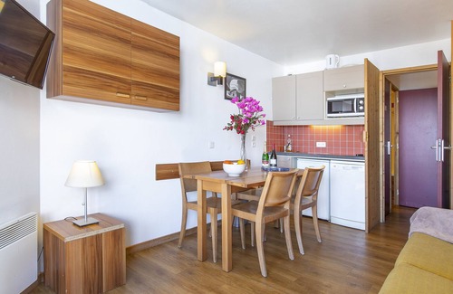 Val-Thorens Apartment | Friendly with Balcony and Mountain View! #MA414