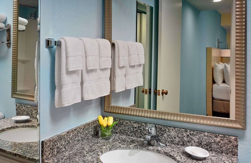 Westlake Hotel | Friends and Family Getaway! Full Kitchen, Free Parking, Pool, Pets Allowed