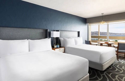 Monterey House | Friends Vacation! 4 Serene Units, Onsite Dining, Bike Rentals, Pets Allowed!