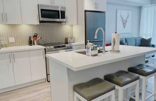 Innisfil Condo | Friyay Harbour Retreat Condo