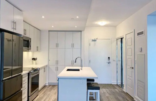Innisfil Condo | Friyay Harbour Retreat Condo
