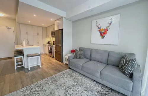 Innisfil Condo | Friyay Harbour Retreat Condo