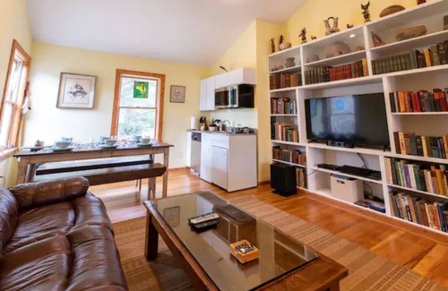 Southern Shores House | Frog Hollow-900 ft to beach & 2.2 miles to Duck!