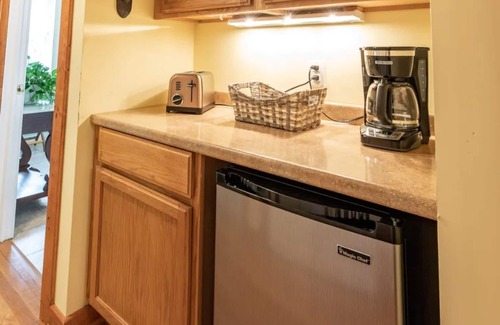 Southern Shores House | Frog Hollow-900 ft to beach & 2.2 miles to Duck!