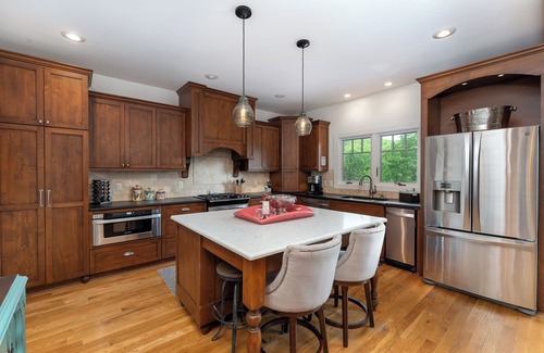 Black Mountain House | Frolly Falls | 5BR Luxury Home with Stunning Views, Hot Tub, Game Room and More