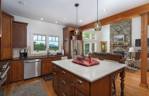 Black Mountain House | Frolly Falls | 5BR Luxury Home with Stunning Views, Hot Tub, Game Room and More