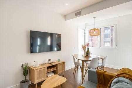 Las Acacias Apartment | From Madrid with Love