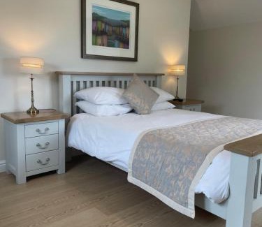 Rhosybol Bed & Breakfast | Frongaer Bed And Breakfast