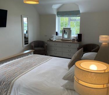 Rhosybol Bed & Breakfast | Frongaer Bed And Breakfast