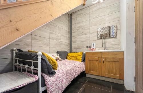 Abergele House | Fronisaf - Uk49775