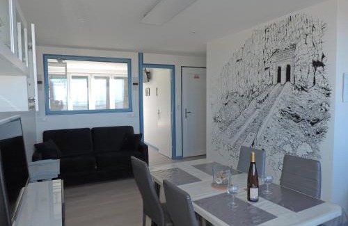 Le Treport Apartment | FRONT DE MER ET FALAISE 317 1er Étage Lit fait WifI Taxe de Séjour incluse