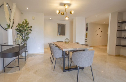 Elviria Apartment | Front line golf apartment in Elviria, Marbella