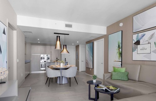 Hollywood South Central Beach Apartment | Front Ocean View: Amazing Pools