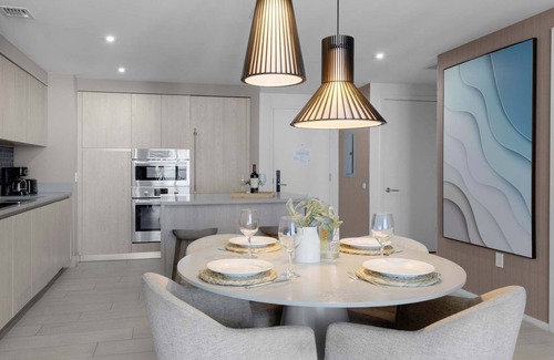 Hollywood South Central Beach Apartment | Front Ocean View: Amazing Pools