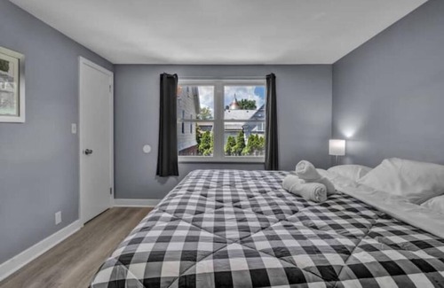 Columbus Apartment | Front Park View Space Buffalo NY