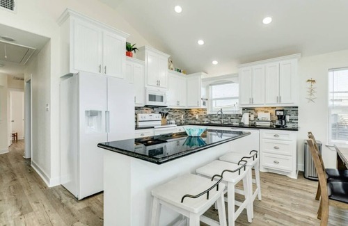 Surfside Beach House | Front Row, Fire Pit & Miles of Sand & Surf!