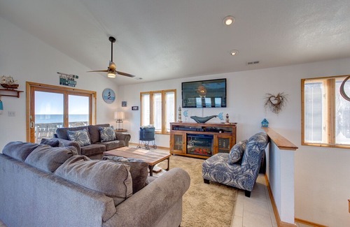 Rodanthe House | Front Row Seats - Peaceful 4 Bedroom Oceanfront Home in Rodanthe